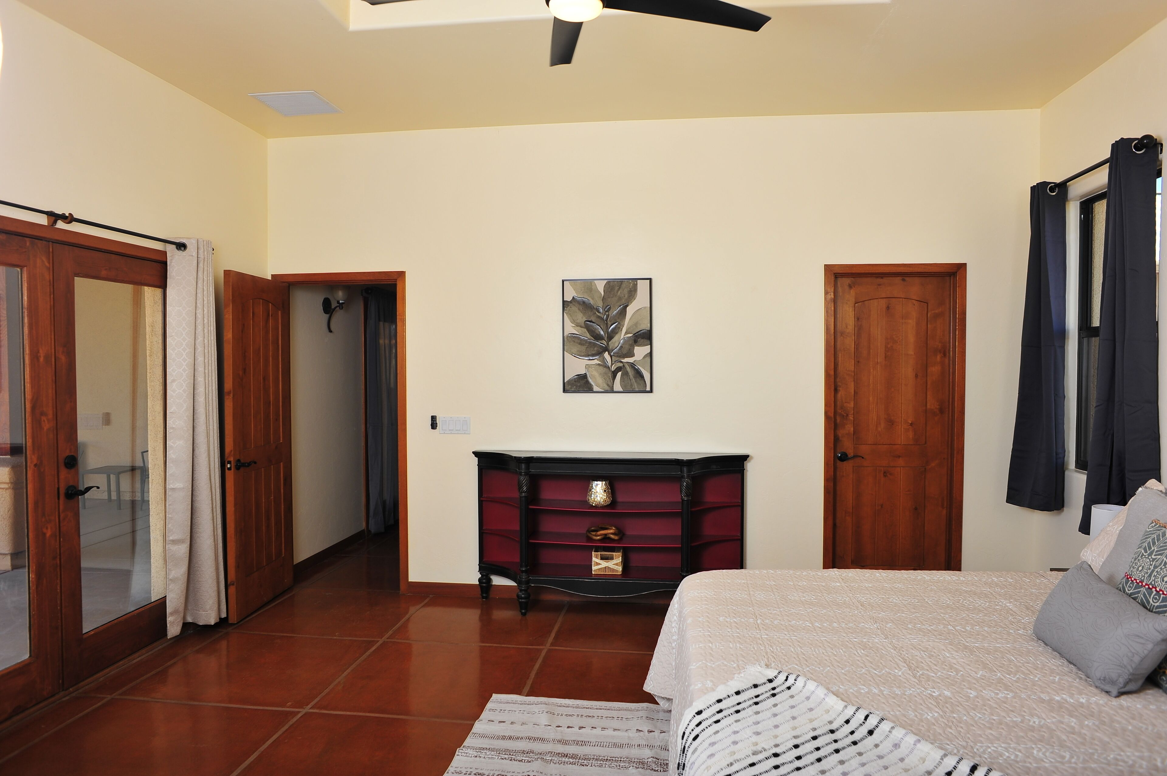 3 chambres, fer et planche à repasser, Wi-Fi gratuit, draps fournis