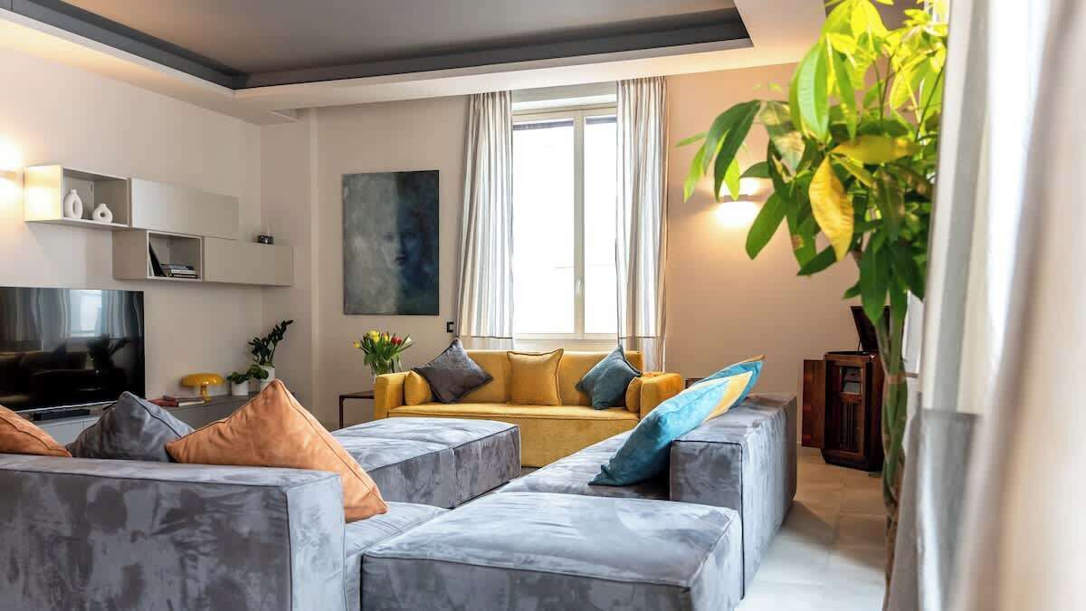 Una Smart TV, una oficina