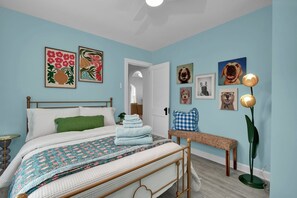 2 bedrooms, iron/ironing board, WiFi, bed sheets - Lakeside Haven (Thornville)