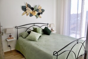 1 bedroom, iron/ironing board, free WiFi, bed sheets - New two-room apartment with residential pool, large terrace and exclusive parking space (Bordighera)