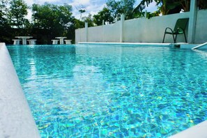 Piscine extérieure
