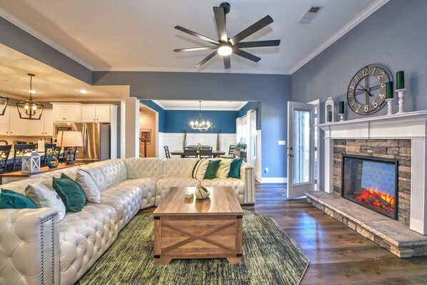 Smart-TV, Kamin, Drucker