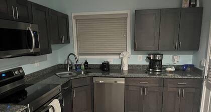 Front Royal Home w/ 5 bedroom 4 bath and driveway 15 min to Shenandoah Ntnl Park