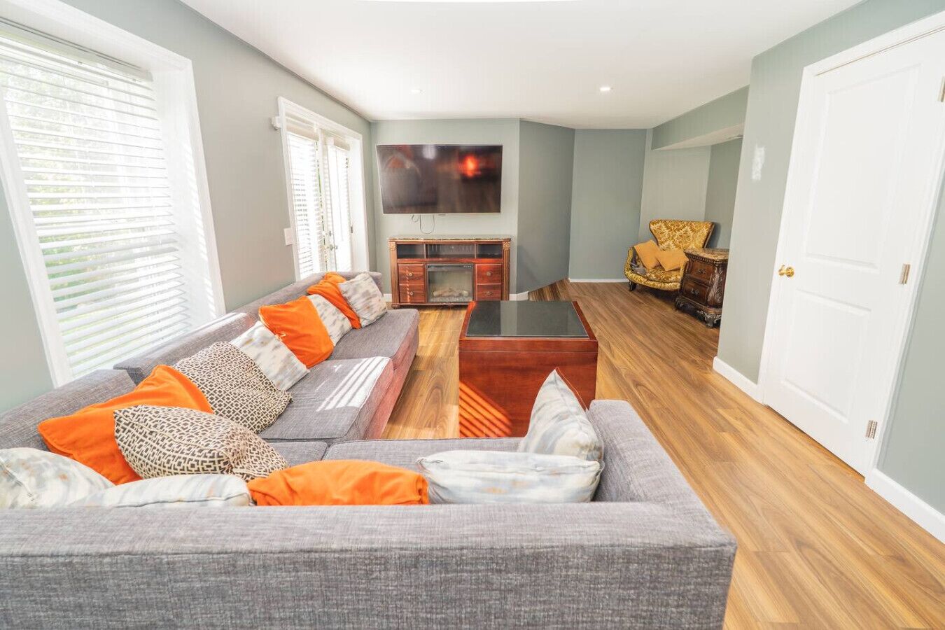 智能电视、壁炉