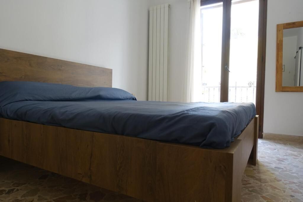 2 chambres, coffres-forts dans les chambres, fer et planche à repasser