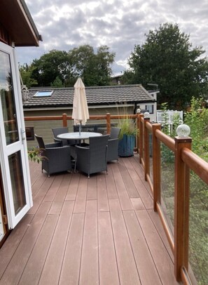 تناول الطعام بالخارج