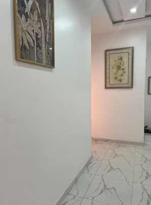 Interior - Cozy and spacious 1 bedroom/ 2 full bath apartment in Ngor/Almadies with WiFi&AC (Dakar)