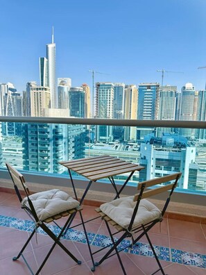 Outdoor dining - One Bedroom Ap.  in Dubai  Marina near beach Z1911 (Dubai)