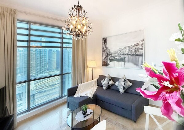 TV - One Bedroom Ap.  in Dubai  Marina near beach Z1911 (Dubai)