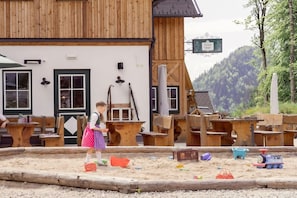 House | Children’s area - Chalet Near Lake Grundlsee & Ski Lift (Grundlsee)