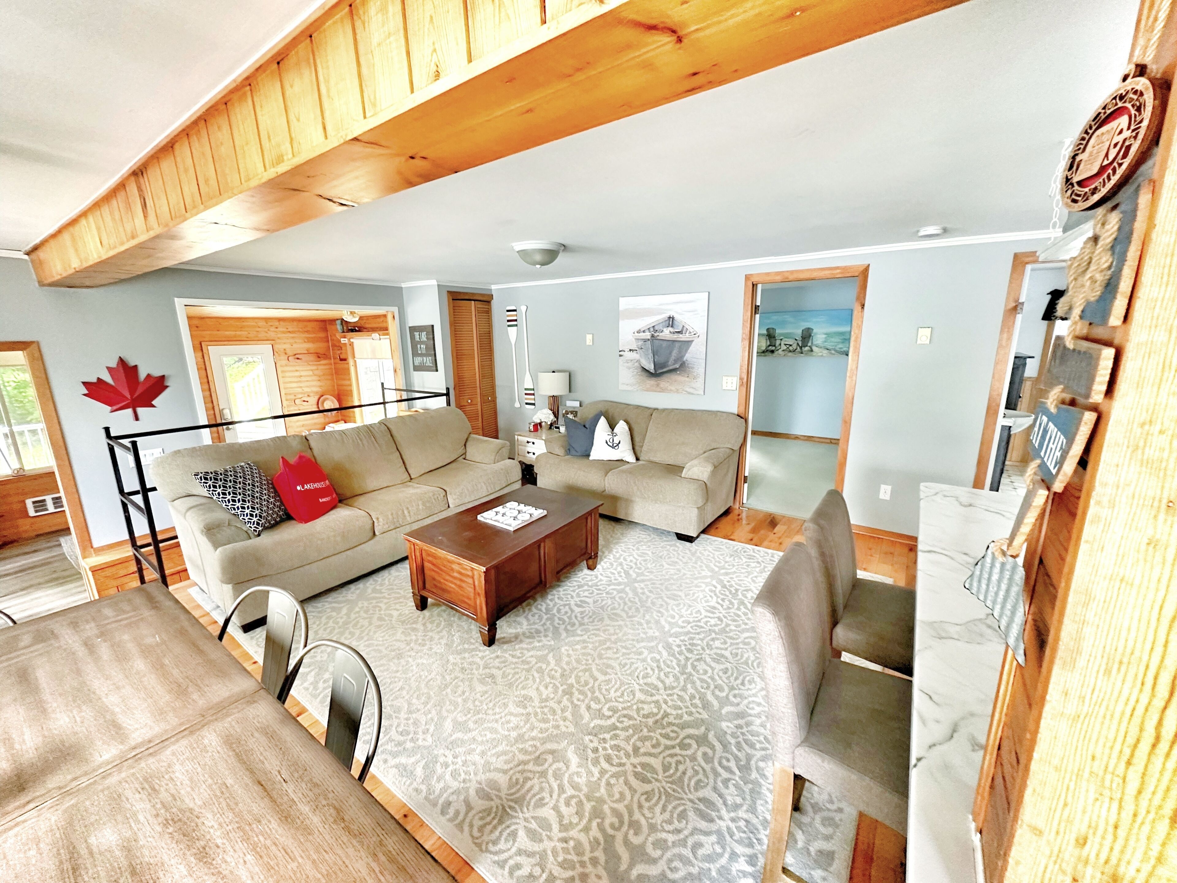 Téléviseur connecté, foyer, livres