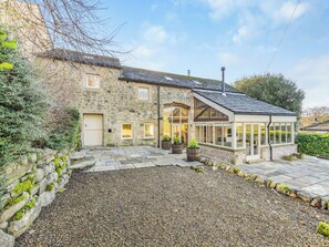 Exterior - 3 bedroom accommodation in Hanlith (Hanlith)