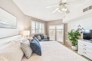 2 slaapkamers, een strijkplank/strijkijzer, gratis wifi, beddengoed