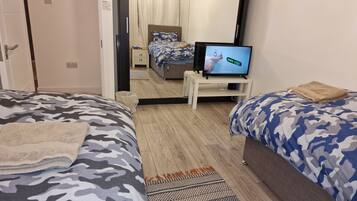 4 bedrooms, iron/ironing board, free WiFi, bed sheets