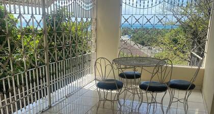 Fruitful paradise
Charming house with WiFi
welcoming you to enjoy and relax