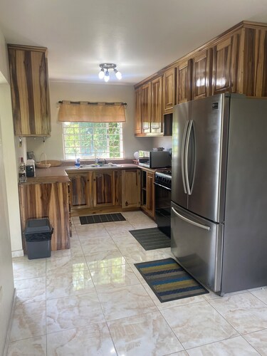 Fruitful paradise 
Charming house with WiFi 
welcoming you to enjoy and relax