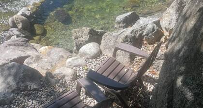 Cozy home on the Entiat river perfect for families. Entiat Wa