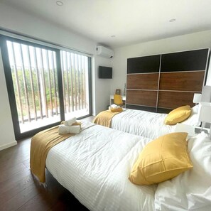 4 habitaciones, escritorio, tabla de planchar con plancha y wifi gratis 