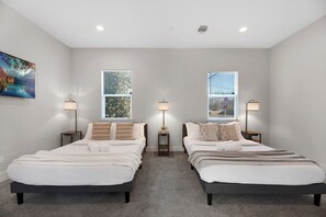 4 bedrooms, desk, iron/ironing board, free WiFi