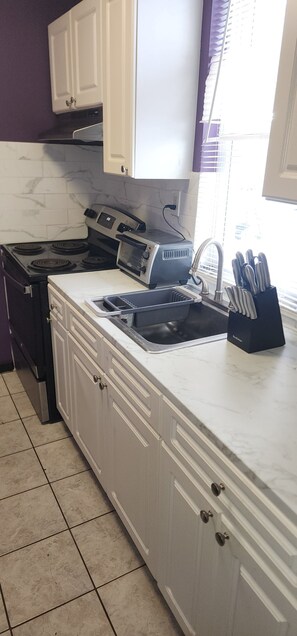 Private kitchen - Spectacular views in Racetrack North Bergen. Dedicated workspace and wifi (North Bergen)