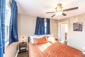 3 chambres, fer et planche à repasser, Wi-Fi gratuit, draps fournis