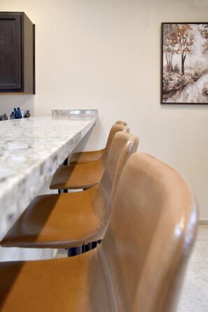 Dining - Beautiful Loft Apartment w/Views in Medford, OR! (Medford)