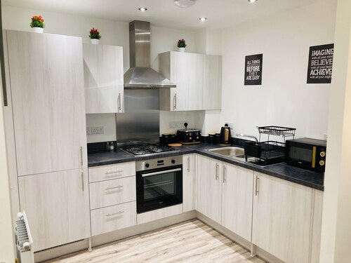 2 Bedroom Luxury ground floor Flat! Derby City center! New house! Free Parking!