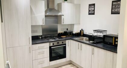2 Bedroom Luxury ground floor Flat! Derby City center! New house! Free Parking!