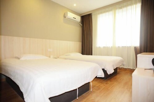 Yuejia Hotel (Shanghai Minhang Jiaoda)