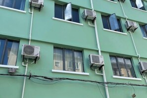 Unclassified image, 3 of 17, button - Yuejia Hotel (Shanghai Minhang Jiaoda) (Shanghai)