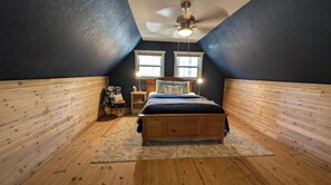 3 chambres, fer et planche à repasser, lit de bébé portatif