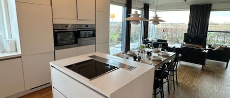 Kühlschrank, Ofen, Herdplatte, Geschirrspüler