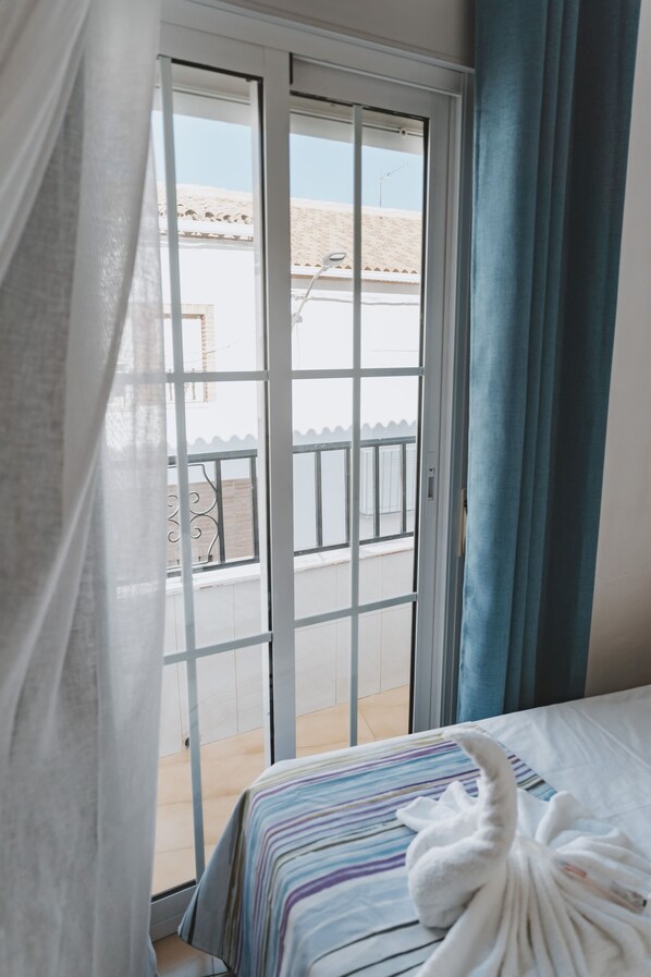 4 Schlafzimmer, Bügeleisen/Bügelbrett