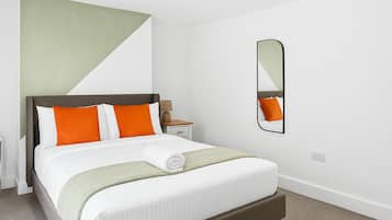 4 bedrooms, desk, iron/ironing board, WiFi