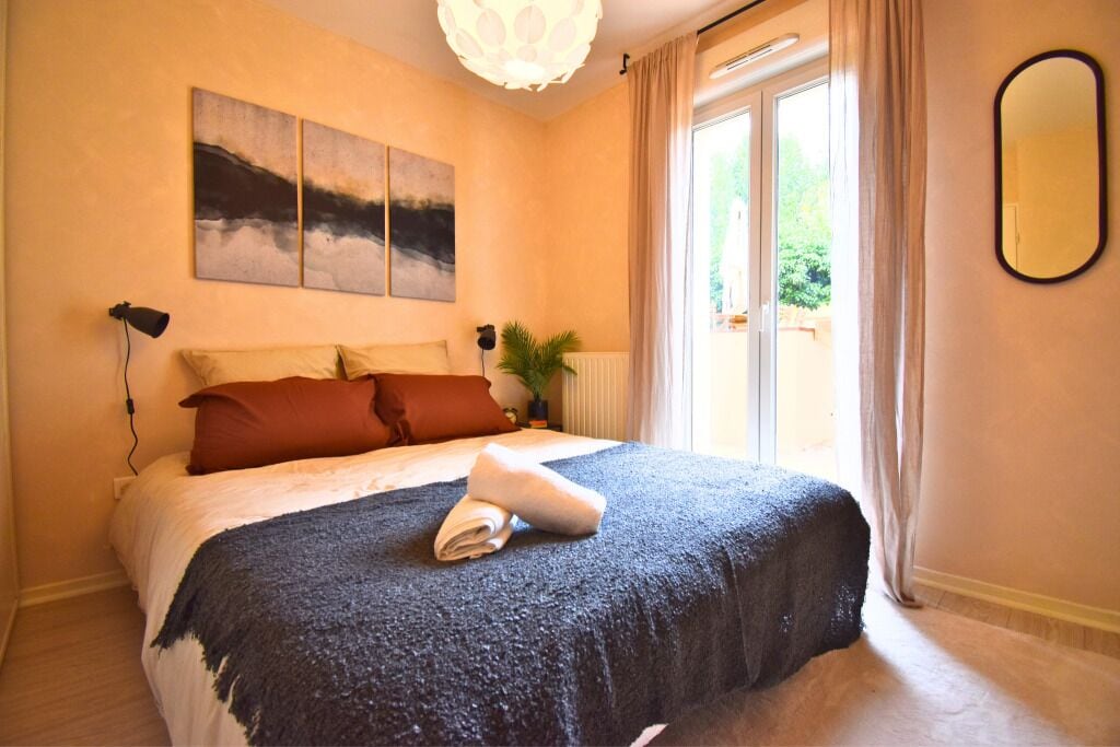 2 bedrooms, iron/ironing board, free WiFi, bed sheets