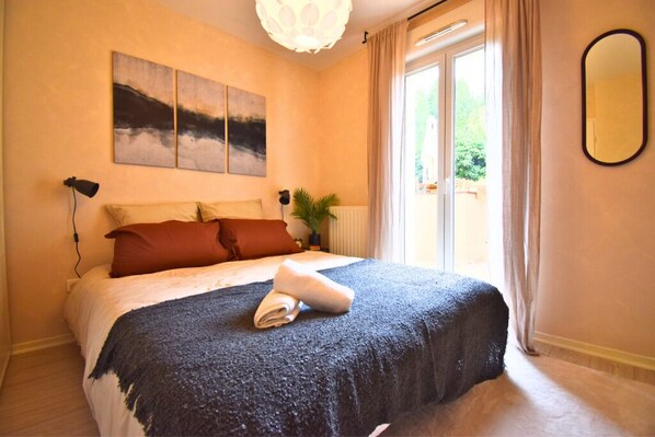 2 bedrooms, iron/ironing board, free WiFi, bed sheets