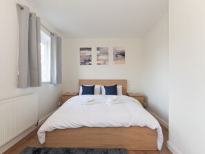 5 Schlafzimmer, Bügeleisen/Bügelbrett, kostenloses WLAN, Bettwäsche