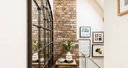 Modern 1 Bed with Roof Terrace, Central Warwick - Pass the Keys