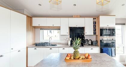 Pass the Keys | Avalon Lodge - Shepton Mallet