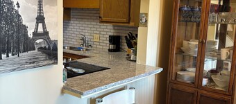 Cozy 1-bedroom condo in Downtown Winston-Salem, free parking!