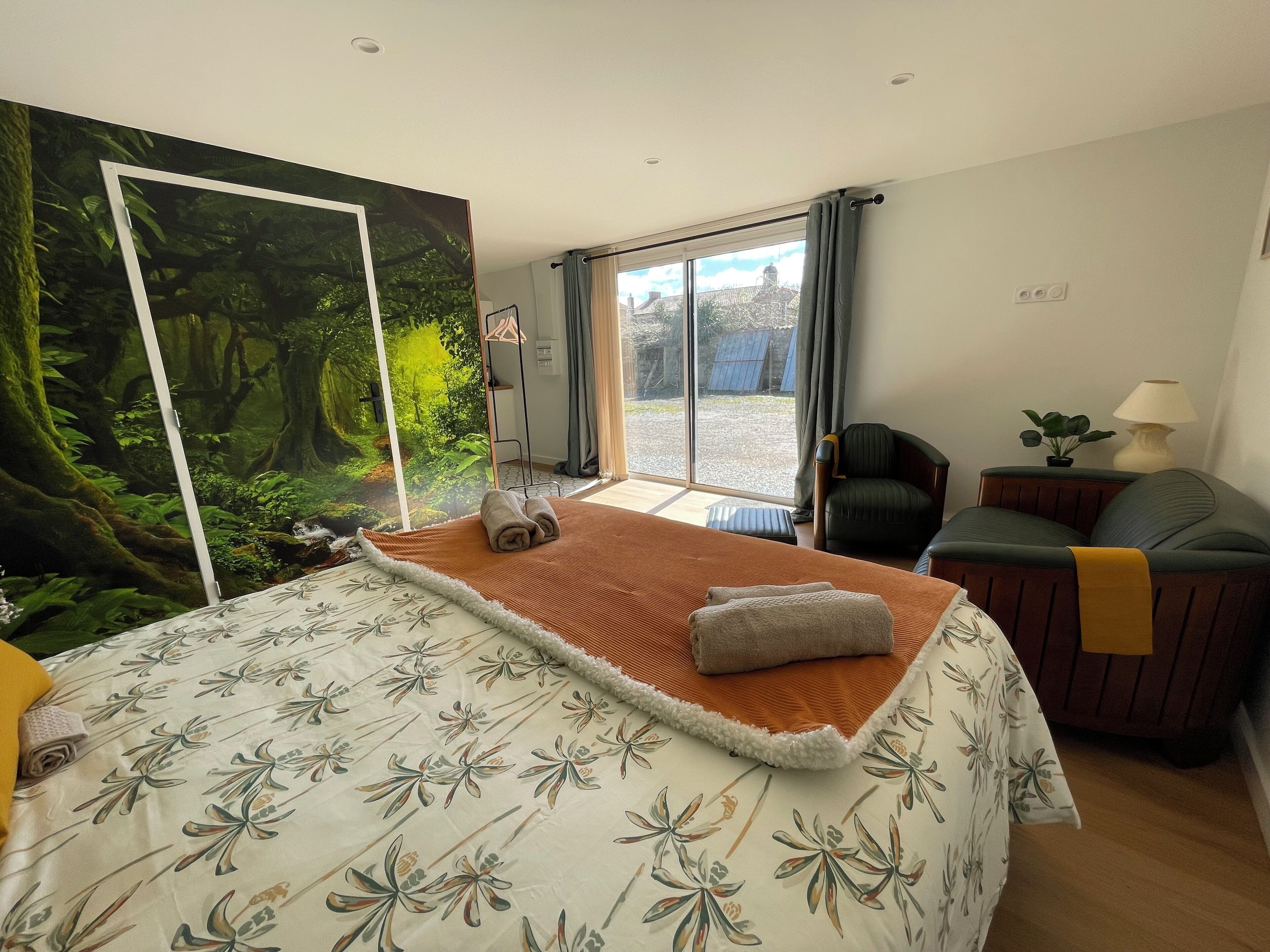 Business Apartment, 1 Queen Bed, Kitchenette, Ground Floor | Premium bedding, pillowtop beds, free WiFi