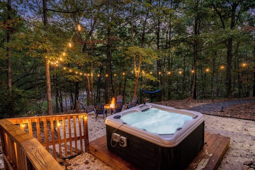 Rustic 4BR Family Cabin Near Bryce, Hot Tub & Pets