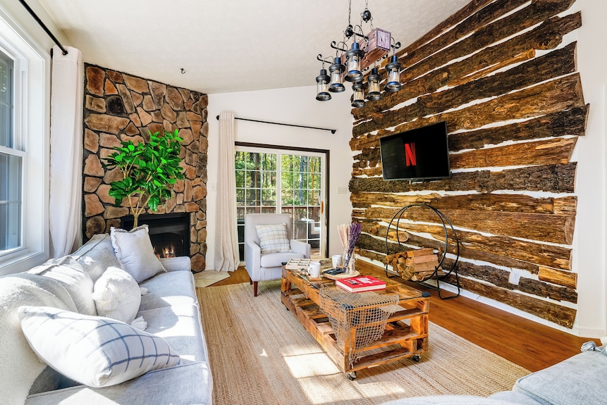 Hottub, Games, Firepit, Private & Close To Everything - Virginie
