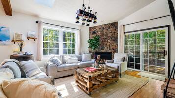 Smart TV, fireplace, table tennis, books