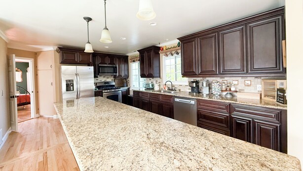 Coffee/tea maker, fridge, microwave, oven - Family Friendly Farmhouse (Salinas)