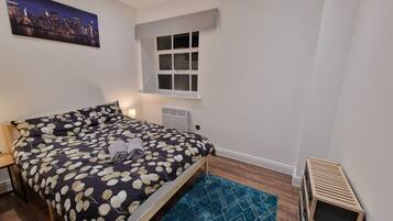 2 bedrooms, iron/ironing board, free WiFi, bed sheets