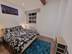 2 bedrooms, iron/ironing board, free WiFi, bed sheets - Delightful New Period Conversion (Burnley)