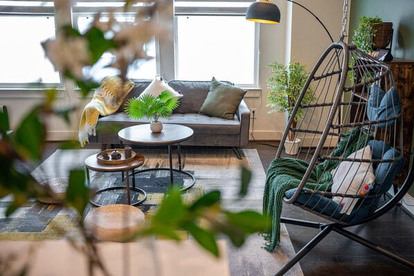 Smart TV - Home away from home- Rodeo, NRG, MD Anderson, Universities are minutes a way (Houston)