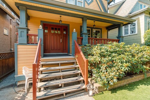 Vancouver - Beautiful and Bright 3bdrm Home