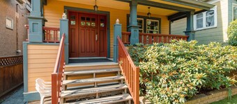 Vancouver - Beautiful and Bright 3bdrm Home